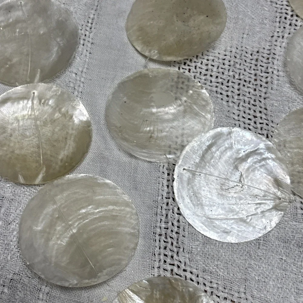 43 Pre Strung Capiz Shells White Round 2